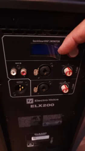 CAIXA ATIVA ELETRO VOICE ELX200 1200WTS 12POLEGADAS