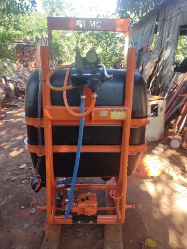 Pulverizador Jacto Condor 600 pecuário 