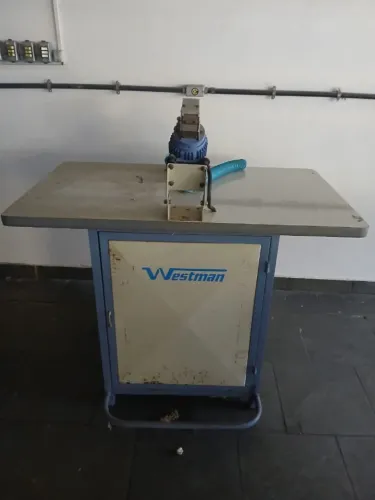 Máquina de tirar linha Westman usada