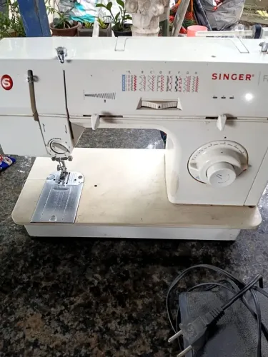 Máquina de custura 