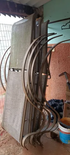 Cadeira de piscina alumínio com mesinhas