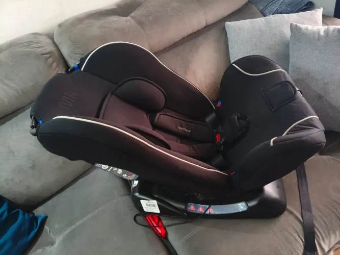 Cadeirinha para carro 0 a 25 kgs pouquíssimo uso