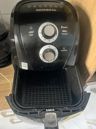 Vendo Fritadeira Sem Óleo Air Fryer Mondial Family de 4 Litros.