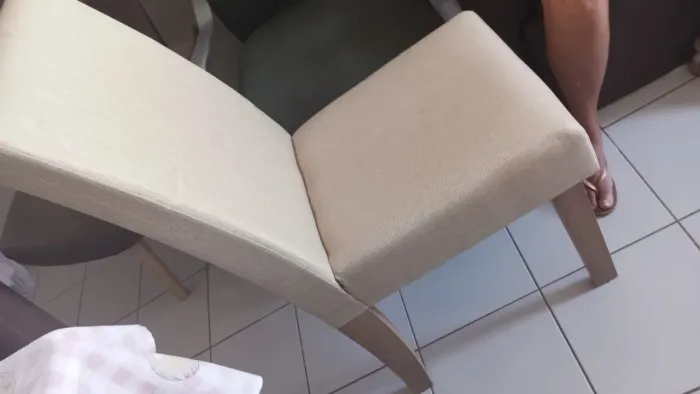 Cadeiras estofadas para mesa