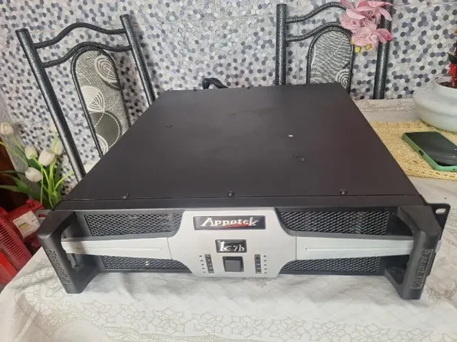 Potência de som marca Appotek modelo K7B - 2.000 watts 4 ohms