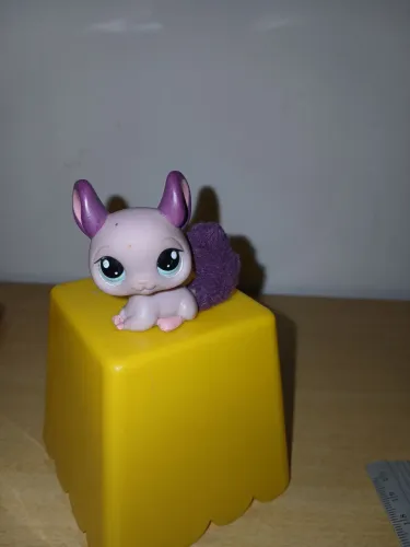 Bonequinho Littlest pet shop miniatura