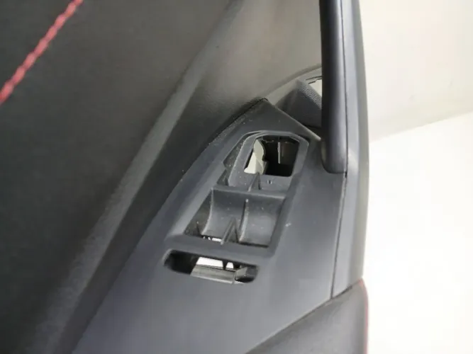 Forro Porta Dianteira Esquerda Vw Jetta Gli 2.0 2023