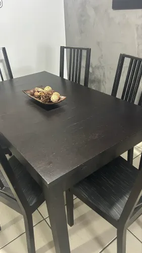 Mesa em madeira IKEA COM 6 cadeiras