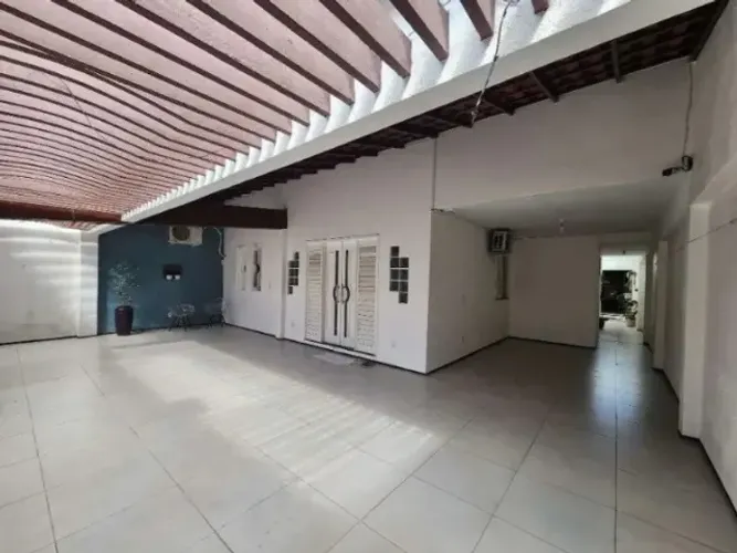 Casa em Capim Macio para venda LRN