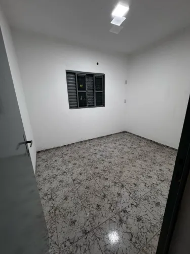 ALUGO CASA 3 QUARTOS SENDO 1 SUÍTE 