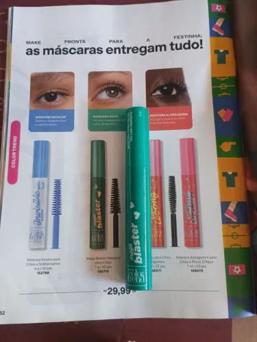 Máscara de cílios, colônia e batom Power Stay efeito glitter cor cereja brilhante 