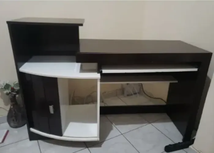 Escrivaninha mesa de estudos para computador com armário prateleira lateral