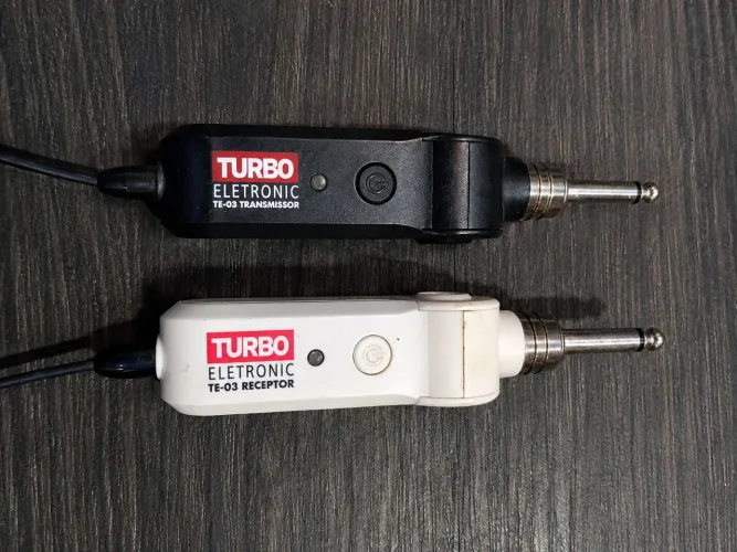 Turbo Electronics TE-03 - Transmissor sem fio p10 para instrumento musical.