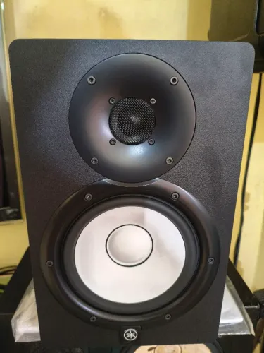 Yamaha HS7 