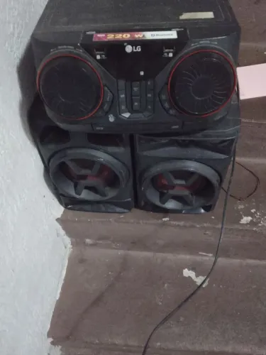 Som LG 220 potência