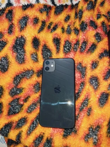 iPhone 11 com defeito no conector do carregador