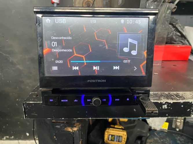 DVD Retrátil pósitron com Bluetooth