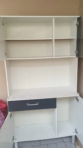 Armário com pequenos detalhes 200
