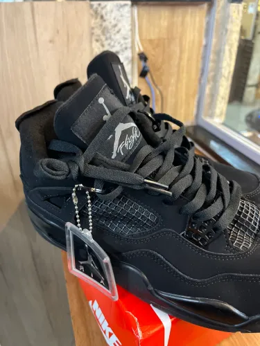 Jordan 4 black cat novo