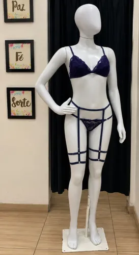 Título: Manequim Feminino Corpo Inteiro 3 Braços - Seminovo