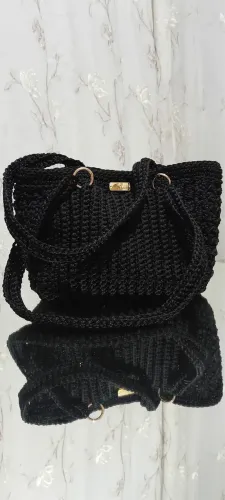 Bolsa de Crochê Preta Artesanal Premium - Alça de Ombro (Nova)