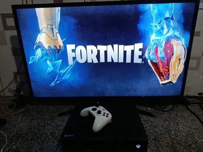 XBOX ONE FAT + 2 CONTROLES