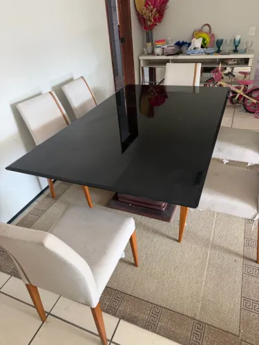 Mesa de jantar com 6 lugares 
