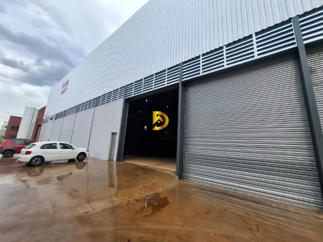 Galpão com para aluguel, 1.500m² - Gleba Déa Maria - Uberaba
