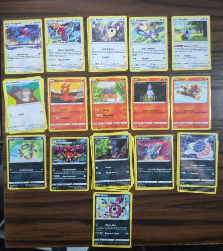 50 Cartas NM Pokemon TCG (originais) Origem Perdida