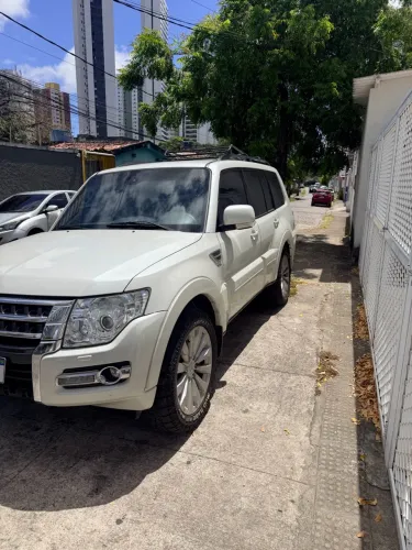 Mitsubishi Pajero HPE Full 3.2 4X4 T.i.dies. 5P AUT 2016
