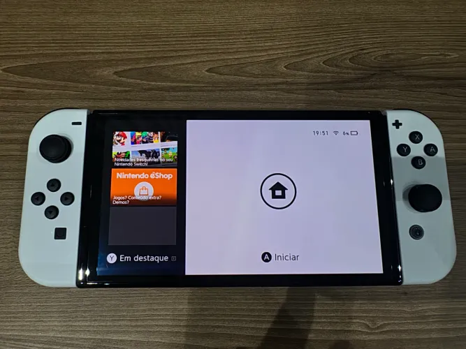 Nintendo Switch OLED branco - impecável poucos usos + case de transporte do super Mário  