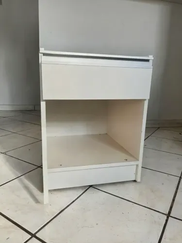 MESA DE CABECEIRA branca