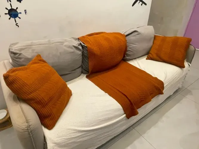 Sofá 3 Lugares em Veludo 195cm, muito conservado