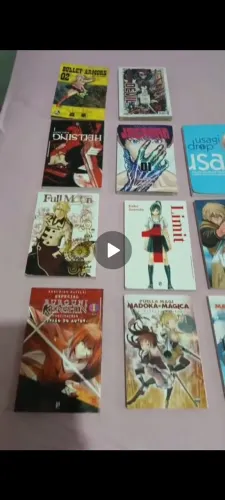 coleção de mangás diversos