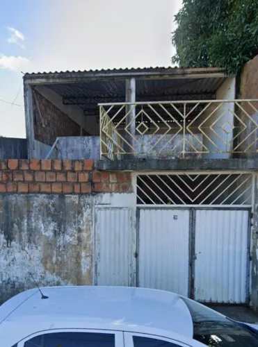 Casa com 4 quartos, suíte, garagem e andar superior