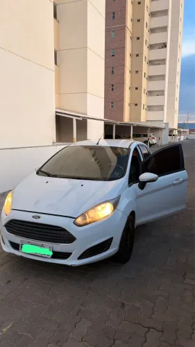 Ford Fiesta 1.5 16V Flex Mec. 5P 2015