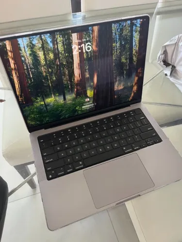 MacBook Pro M2 16GB 14 Polegadas