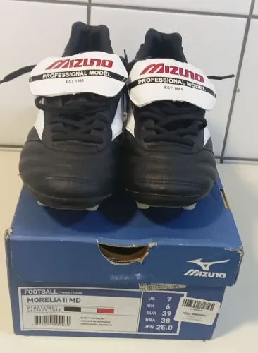 Chuteira Mizuno Morelia