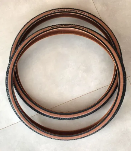 02 pneus Michelin Power Gravel 700x40