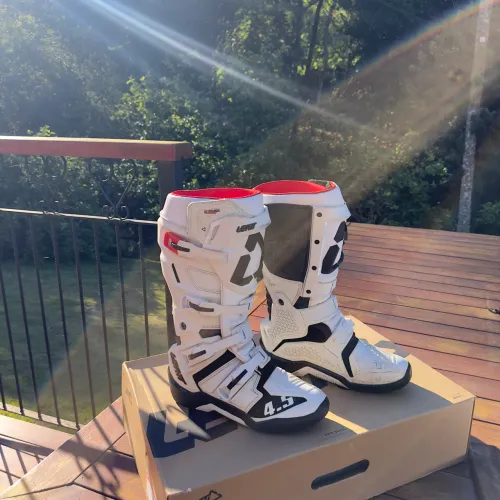BOTA LEATT 4.5 ENDURO - ORIGINAL - BRANCA - TAMANHO 42