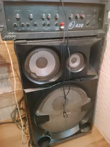 Vendo um som que pequena avarias com o custo de 200 reais