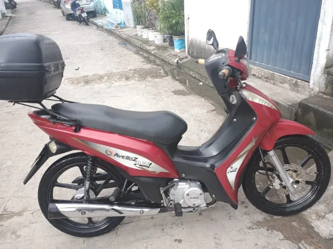 MOTO AVELLOZ 2021 EMPLACADA 2026