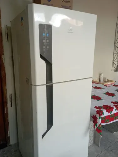 Geladeira Electrolux (LEIA A DESCRIÇÃO)