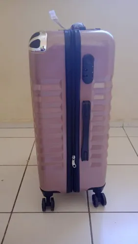 Vendo mala até 32 kg usada apenas 1 vez