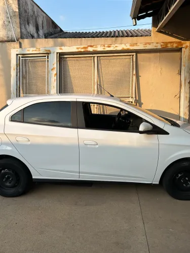 Chevrolet Onix Hatch LT 1.4 8V Flex Power Mec. 4P 2015