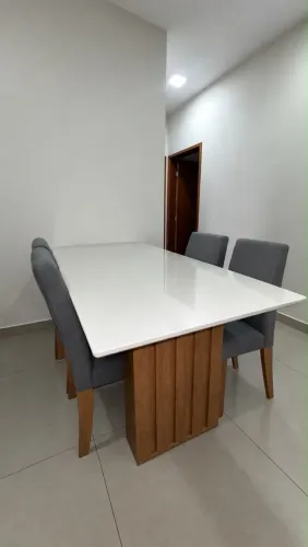 mesa com tampo de vidro com 6 cadeira