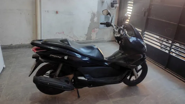 Vende-se uma moto PCX 