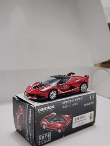 Miniatura Ferrari FXX K Tomica