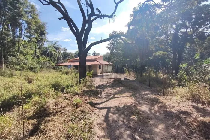 Oportunidade! Terreno de 1.150 m² com Casa de Apoio  Ideal para Chácara ou Investimento