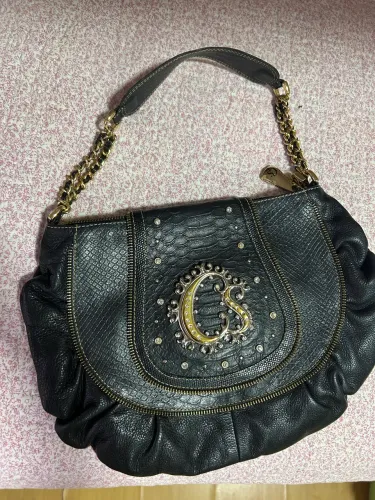 Bolsa é um modelo clássico e vintage da Carmen Steffens
